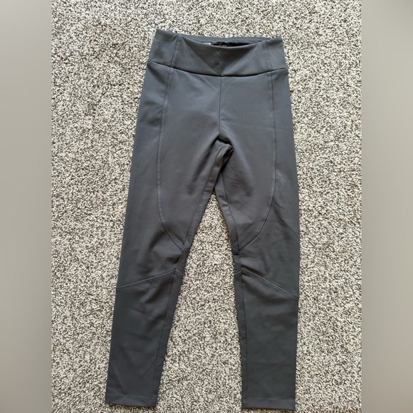 NWOT Gray Leggings size 8-9 - Picture 2 of 3